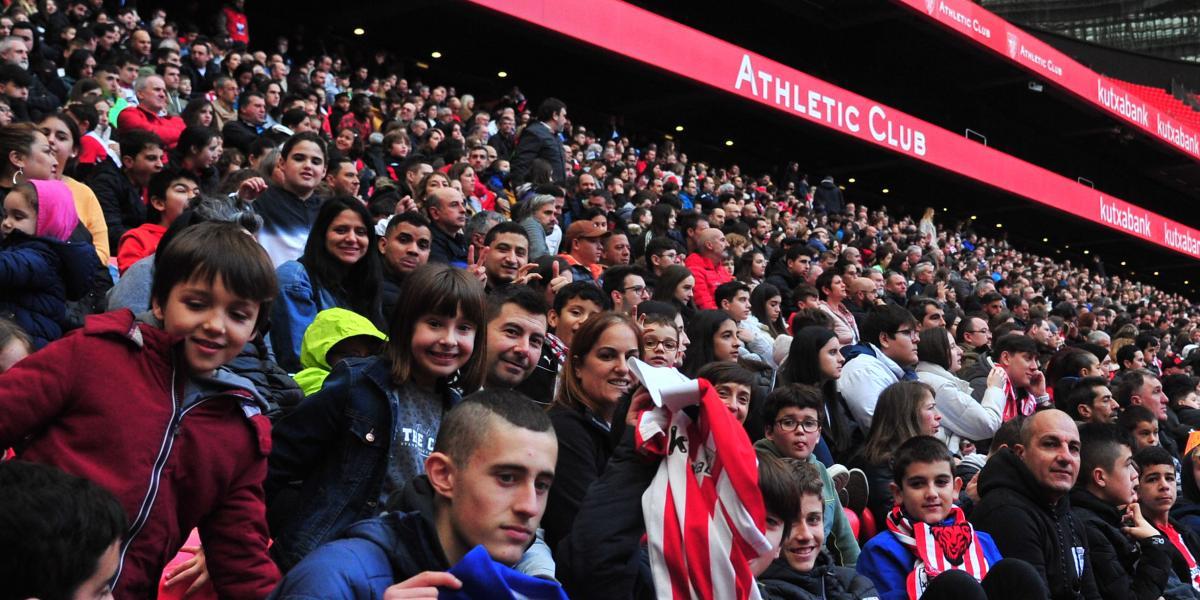 8.771 aficionados presencian la sesión del Athletic en San Mamés