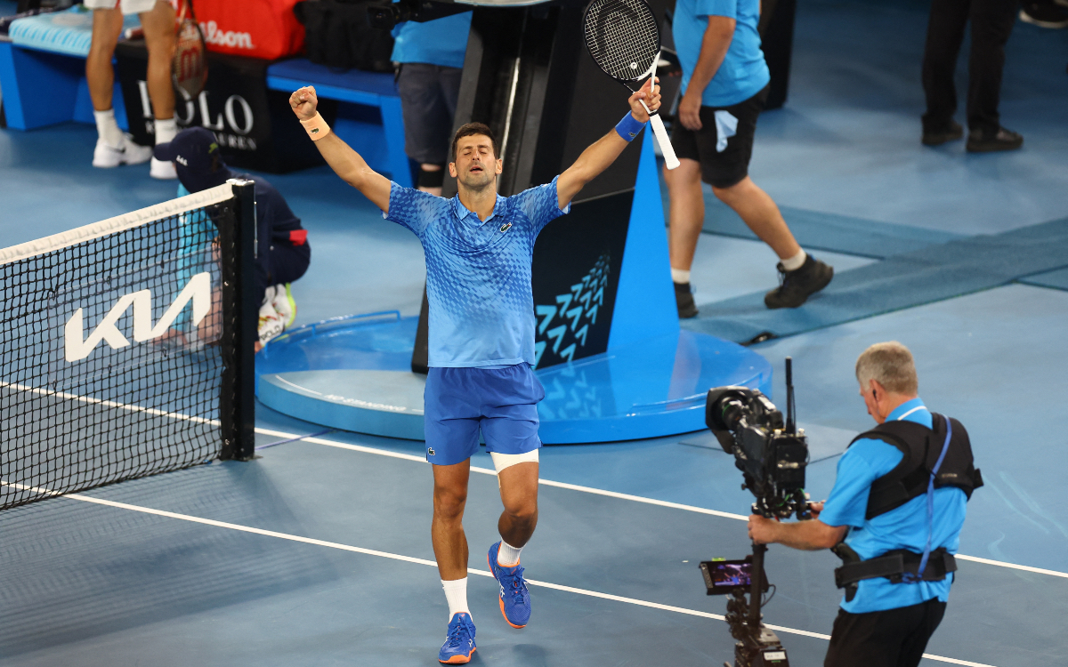 Abierto de Australia: Djokovic se impone al dolor y se cuela en octavos | Video