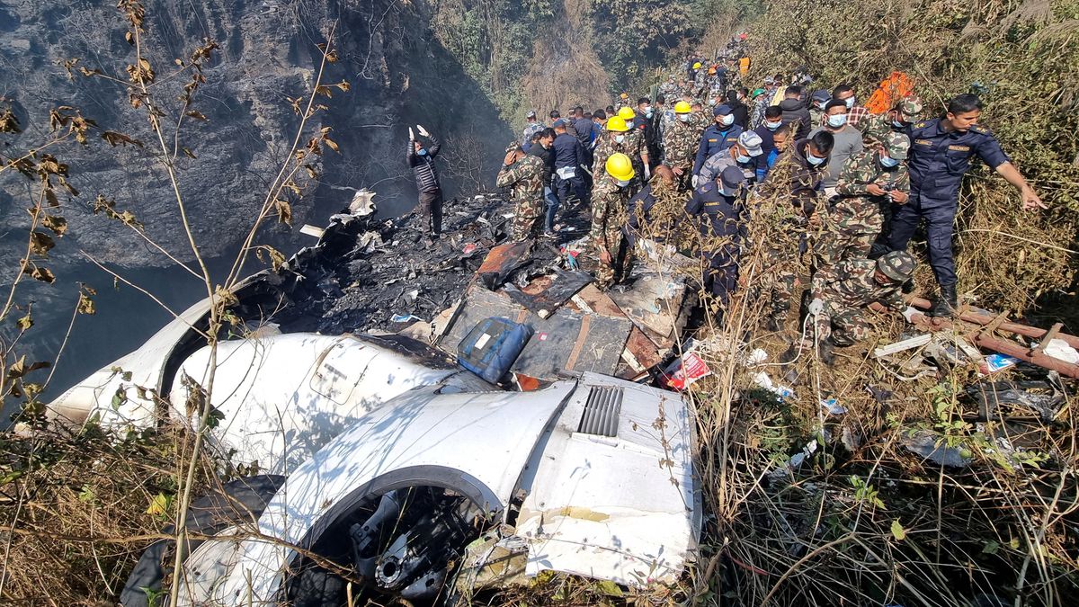 Al menos 68 muertos al estrellarse un avión cuando iba a aterrizar en Nepal