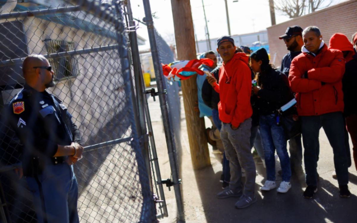 Alcalde de Nueva York dice que "no hay lugar" para inmigrantes