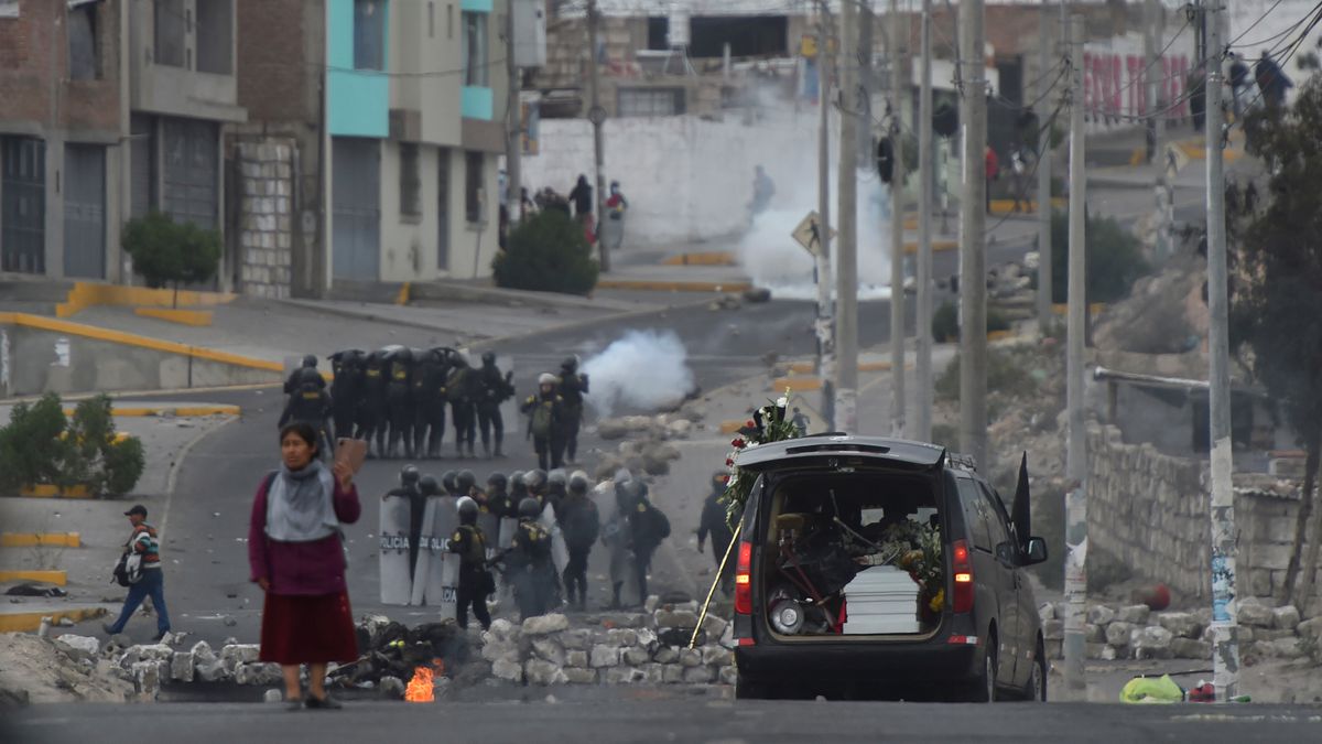 Arrecian las protestas en el sur de Perú tras la gran movilización de Lima