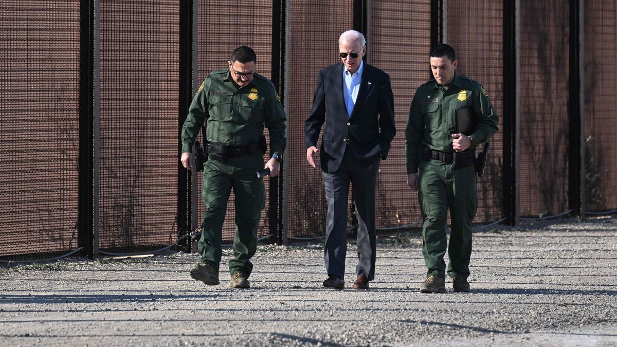 Biden evita ver de cerca la crisis en la frontera tras una breve visita a El Paso