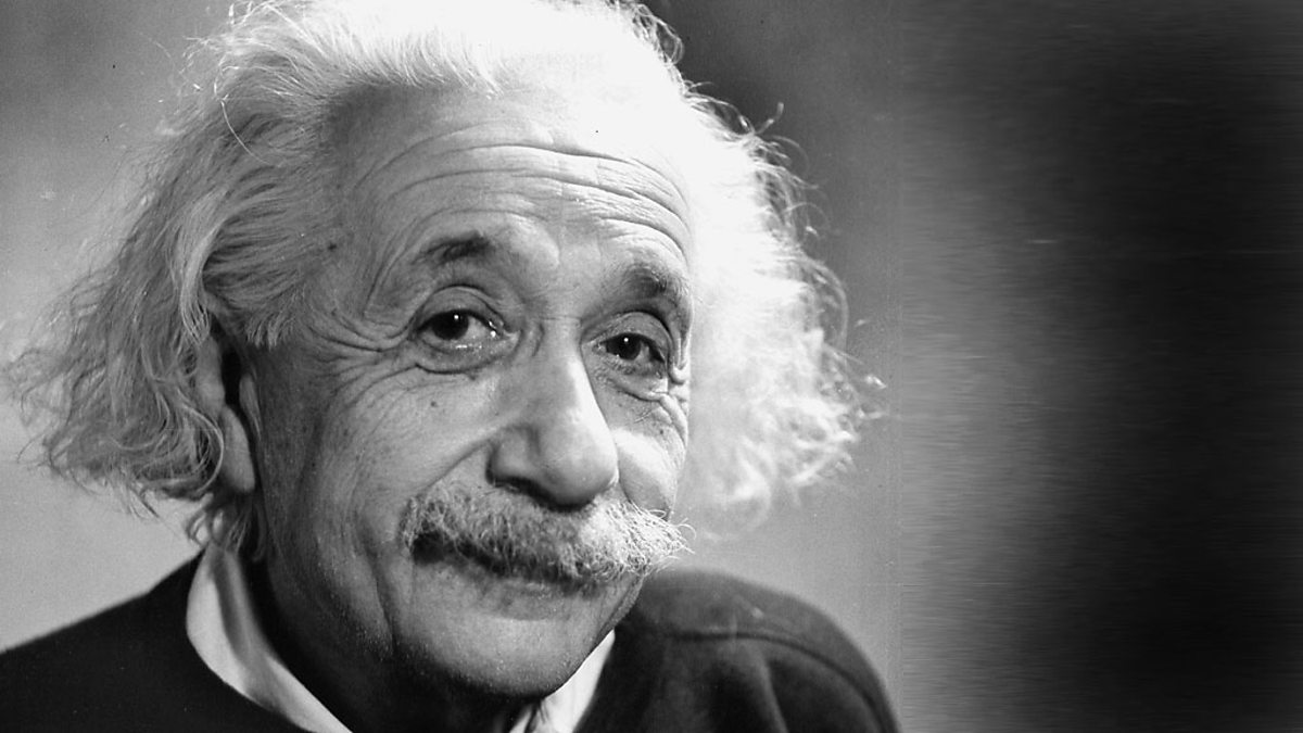 Biografía de Albert Einstein: La humildad y extravagancia de un genio