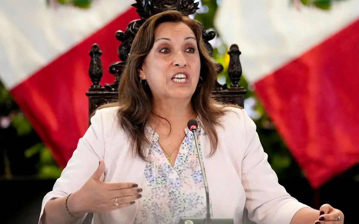 Dina Boluarte propone adelantar elecciones para 2023 en Perú