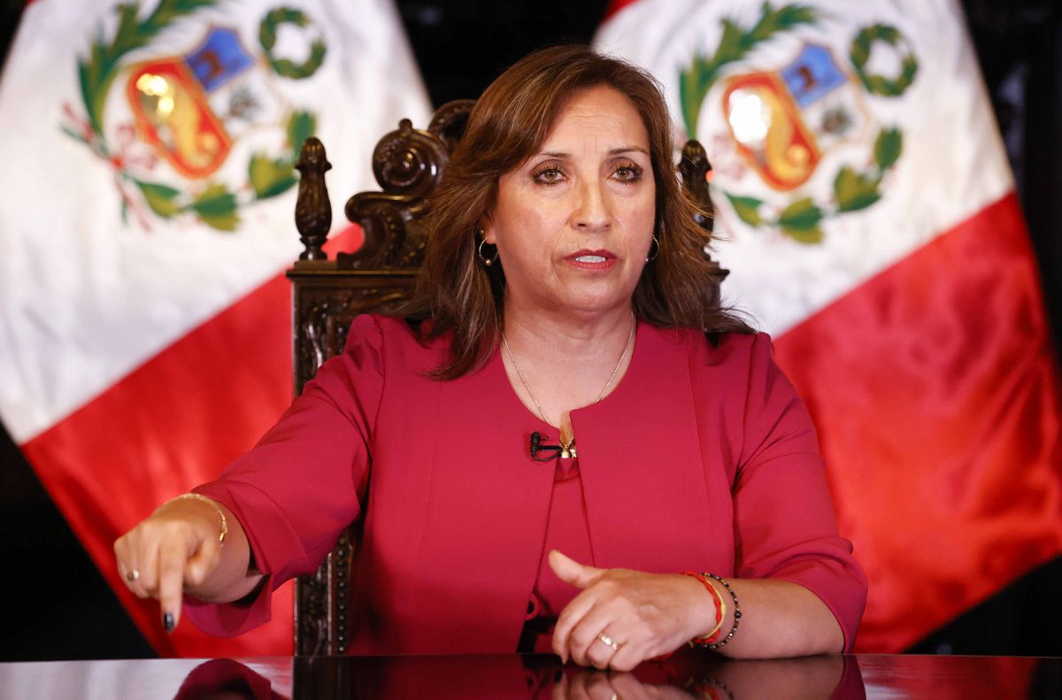 Boluarte presiona al Congreso para adelantar a octubre las elecciones y atajar las protestas en Perú