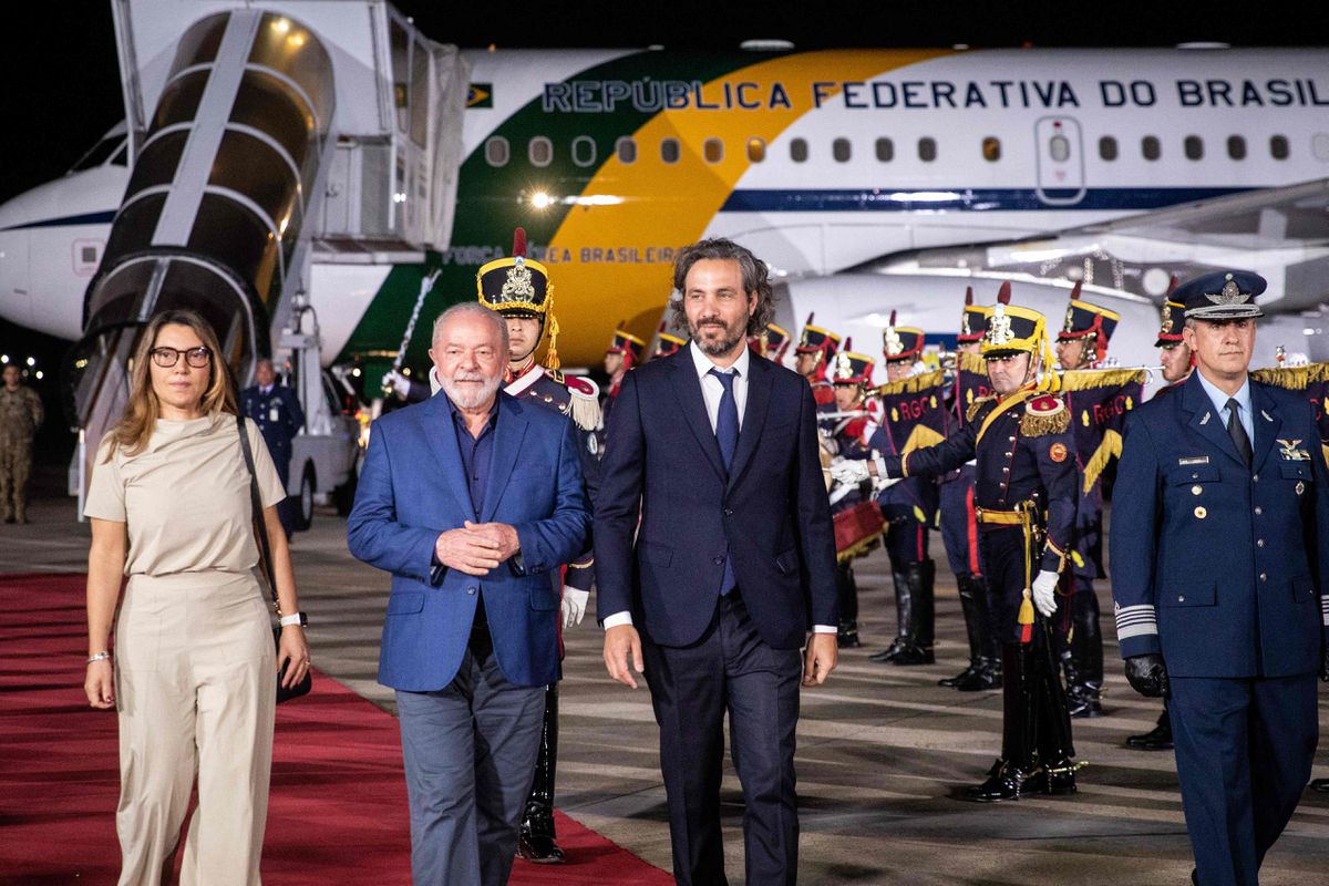 Brasil y Argentina pretenden avanzar hacia una moneda común sudamericana en la visita de Lula a Buenos Aires