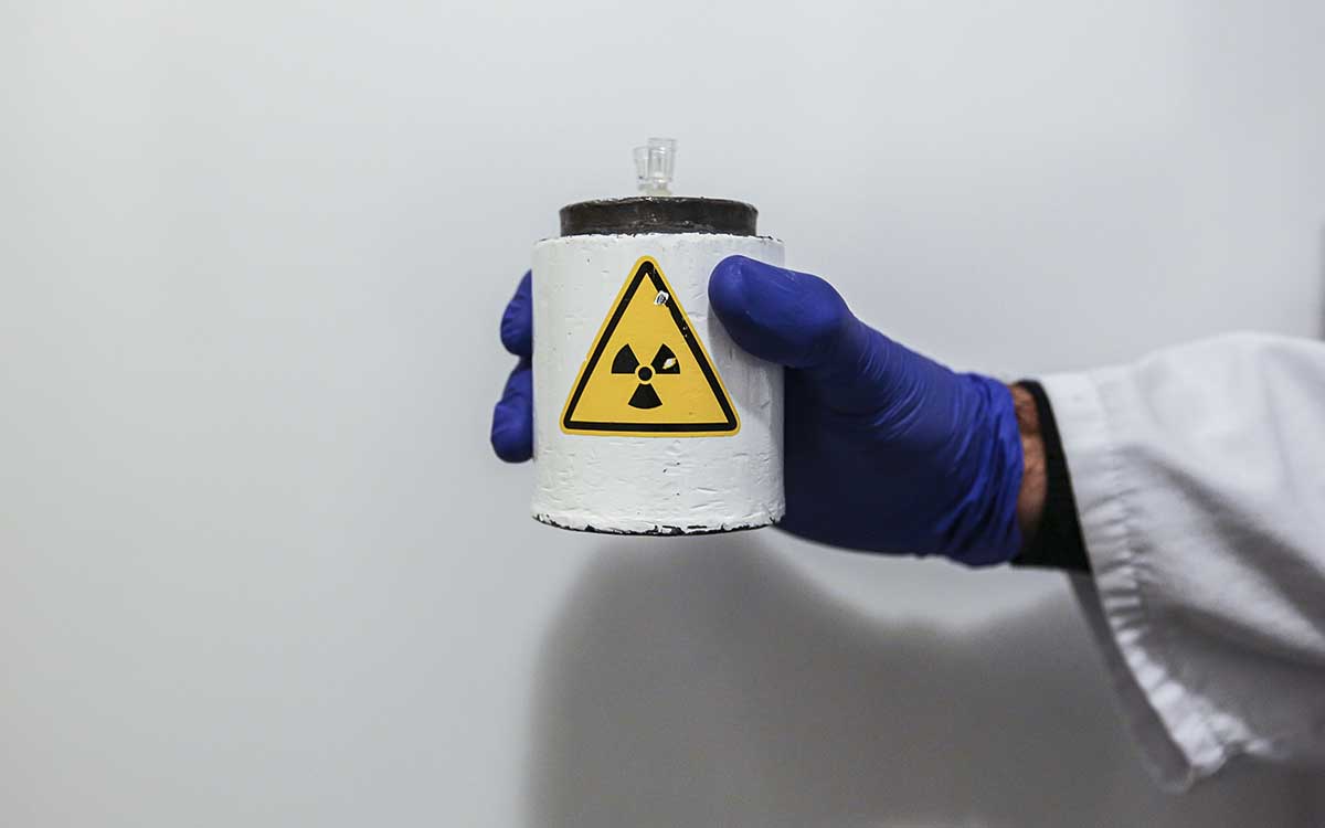 Buscan pequeña cápsula radiactiva perdida en Australia