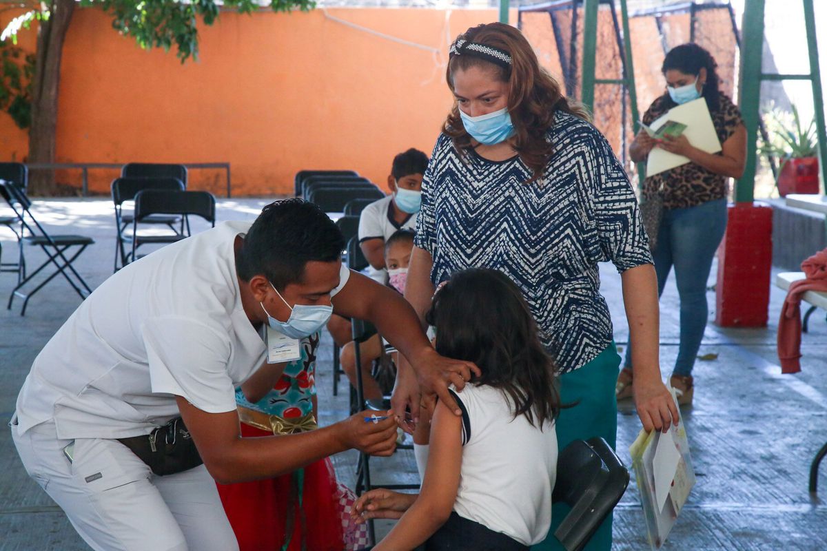 El Gobierno de Guerrero autoriza el uso de vacunas caducas contra la covid en niños de entre 5 y 12 años