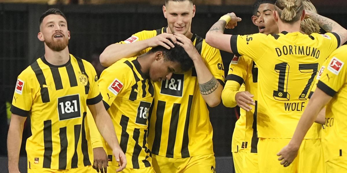 El Leverkusen de Xabi Alonso, castigado por el Dortmund