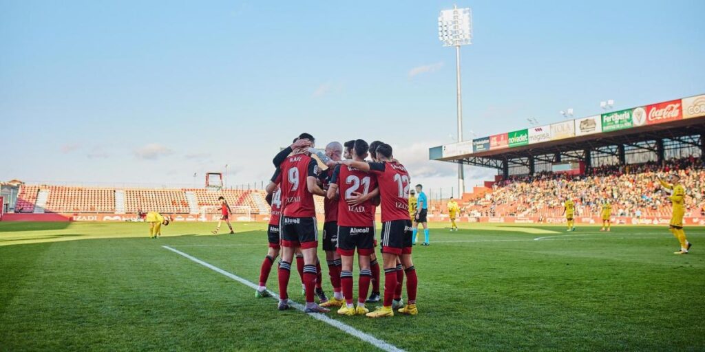 El Mirandés sigue en racha y deja al Lugo tocado