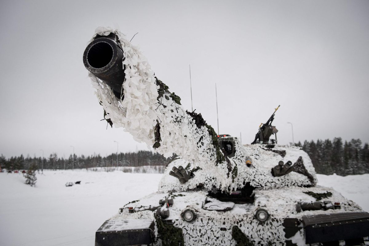 El Reino Unido incrementa su apoyo a Ucrania y envía tanques por primera vez
