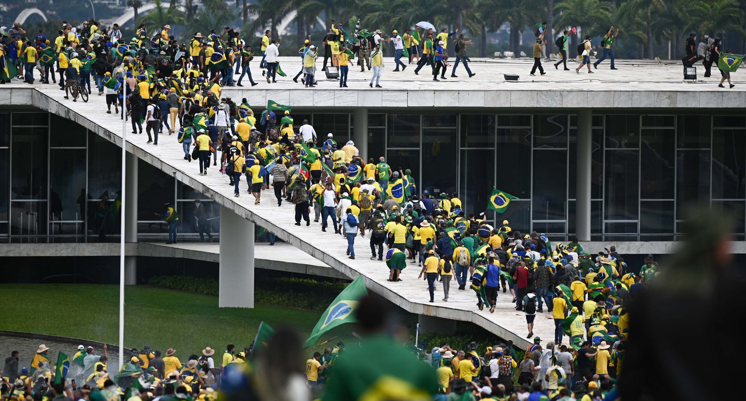 El Supremo suspende al gobernador de Brasilia tras el asalto a las sedes del gobierno