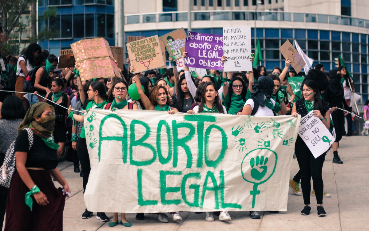 El aborto legal, la bandera de lucha de las mujeres de América Latina en 2022