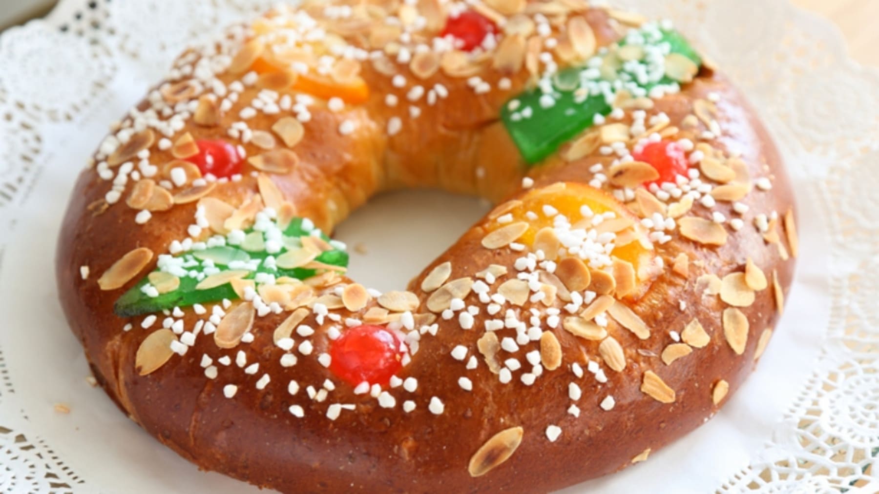 El curioso motivo por el que lel Roscón de Reyes lleva fruta escarchada