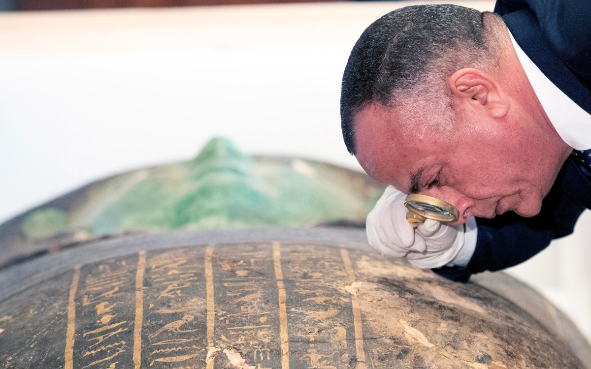 El 'importante' sarcófago verde y más piezas arqueológicas son devueltas a Egipto