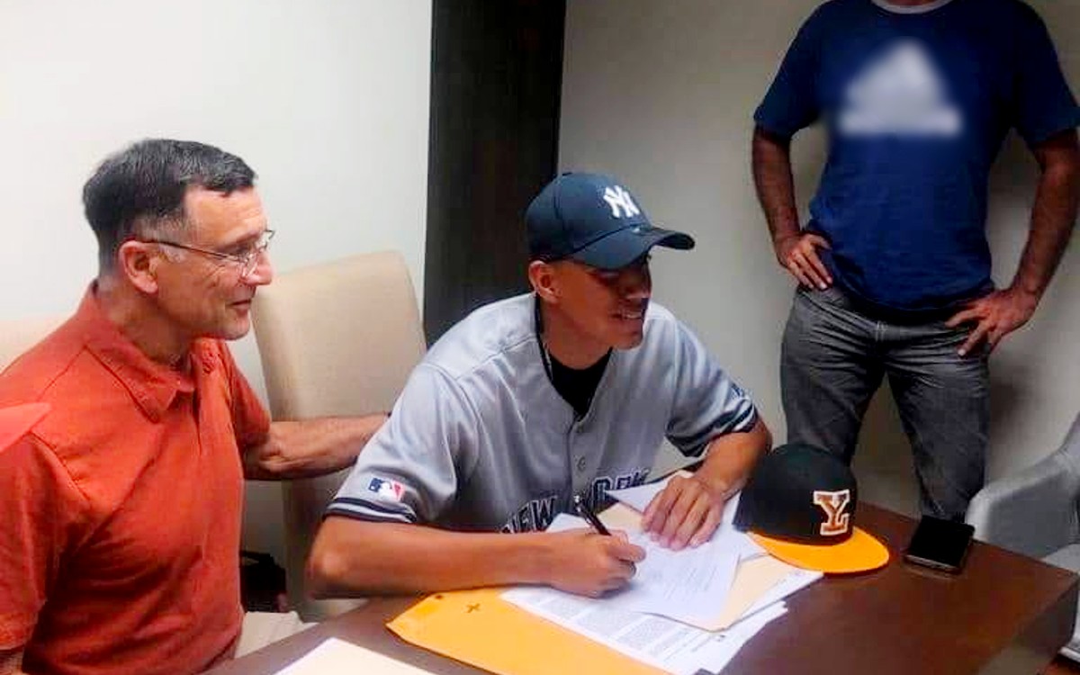 El mexicano Jorge Luna jugará con los Yankees de Nueva York