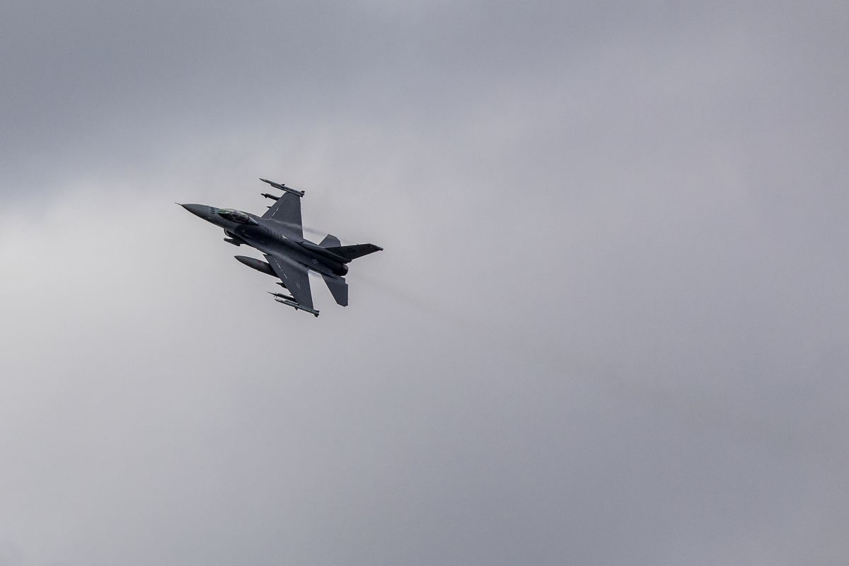 Europa y Estados Unidos preparan el terreno para debatir si envían aviones de combate a Ucrania