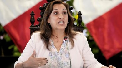 Fiscalía de Perú investiga a Dina Boluarte por genocidio, homicidio calificado y lesiones graves