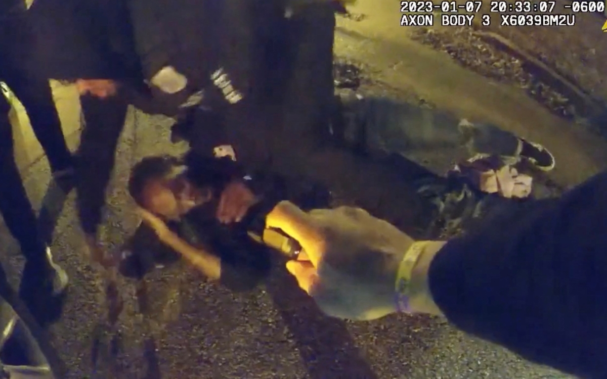 Fuertes imágenes | Revelan video de la golpiza de cinco policías a joven afroamericano Tyre Nichols