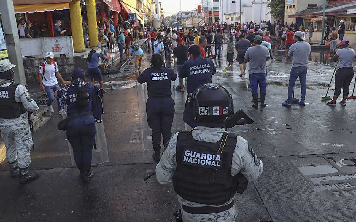 Guardia Nacional e INM disuelven caravana migrante en Tapachula