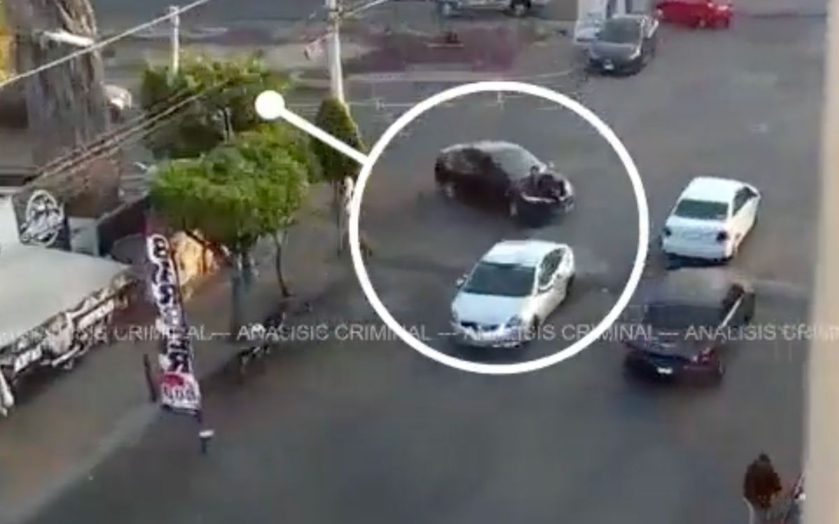 Hombre atropelló a mujer y la arrastró por calles de Ecatepec