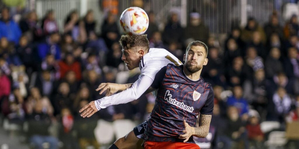 Iñigo Martínez sigue al margen del grupo