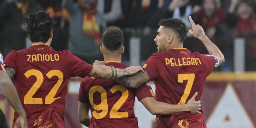 La Roma arranca 2023 con una victoria de penalti