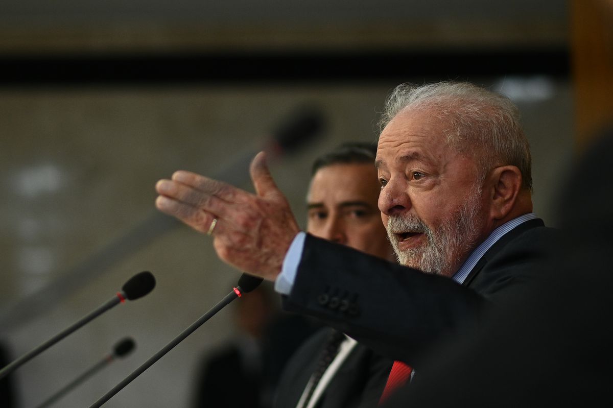 Lula acusa a militares y policías de “abrir la puerta” a los extremistas en el asalto de Brasilia