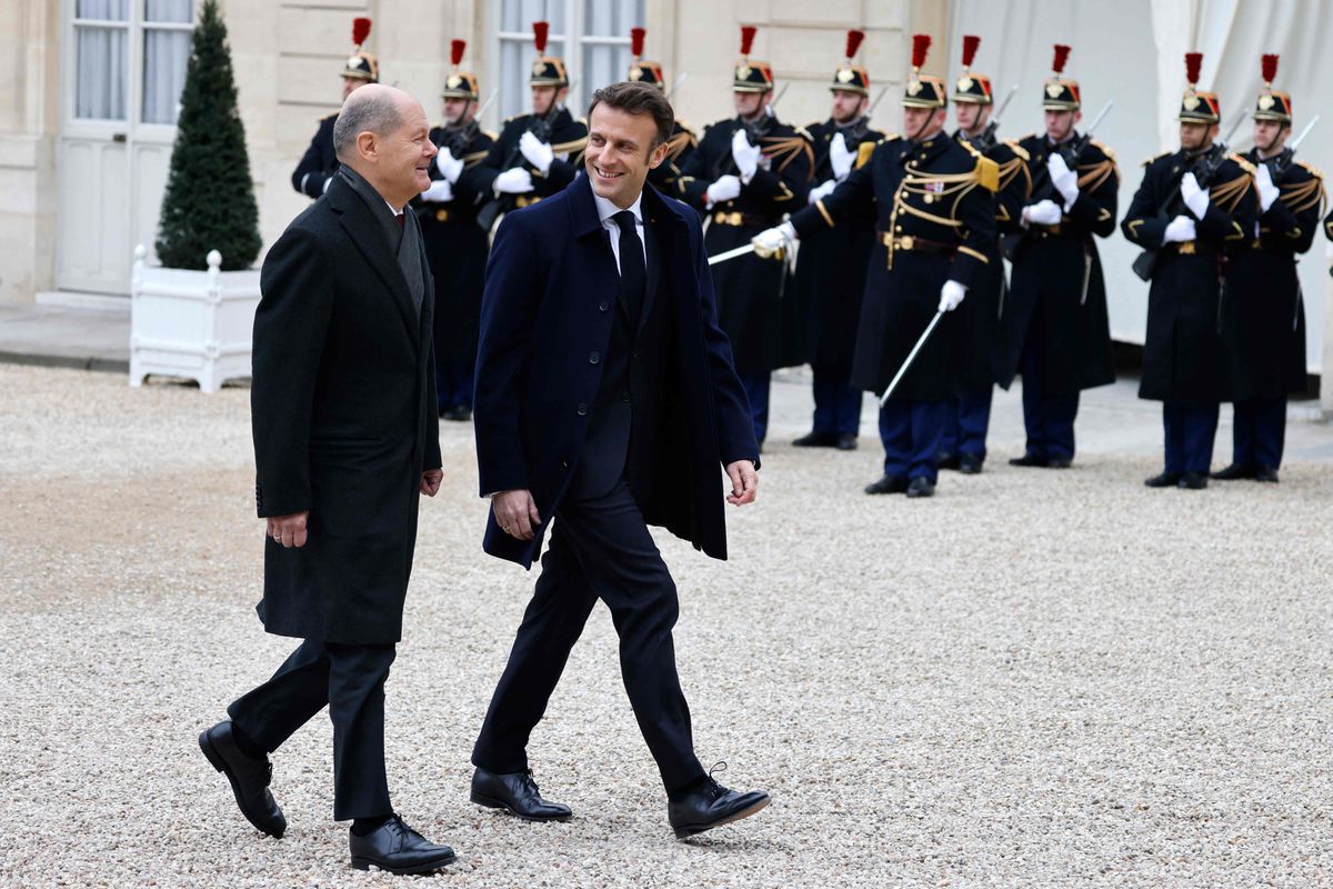 Macron y Scholz ofrecen más ayuda militar a Ucrania sin comprometerse al envío de tanques