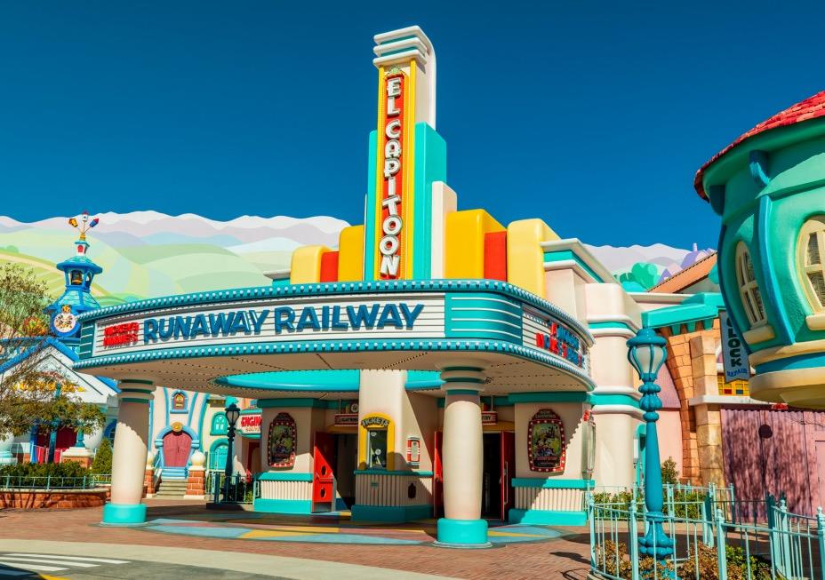 Mickey & Minnie's Runaway Railway en Disneyland Park – Exterior