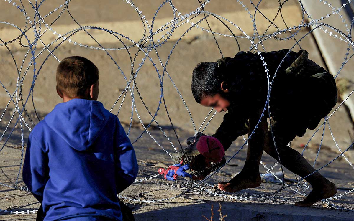 Casi mil niños migrantes separados por Trump aún no se han reunido con sus padres