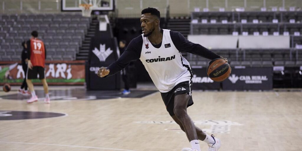 Mike Moore ya entrena en Granada y debutará ante el Real Madrid