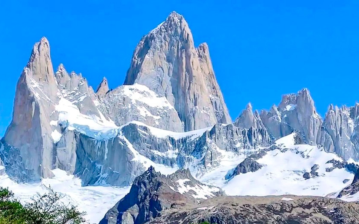 Montañeros desaparecen en avalancha en la Patagonia