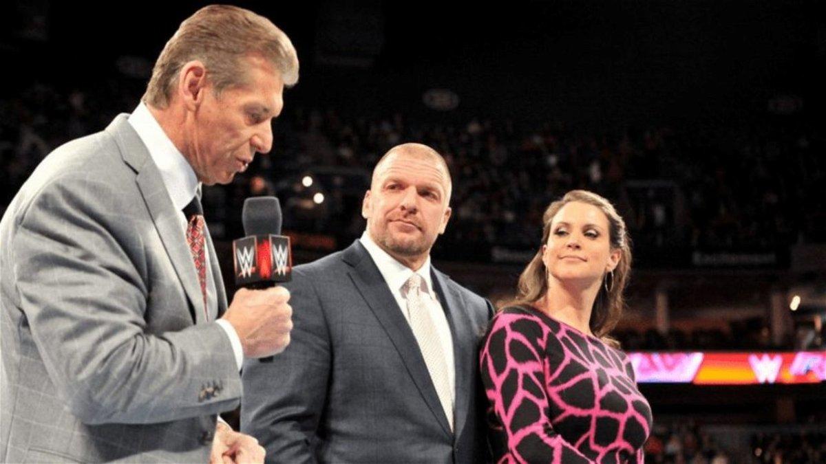 Nuevo informe sobre la venta de WWE, la “oposición” de Stephanie McMahon y Paul Levesque, Arabia Saudita