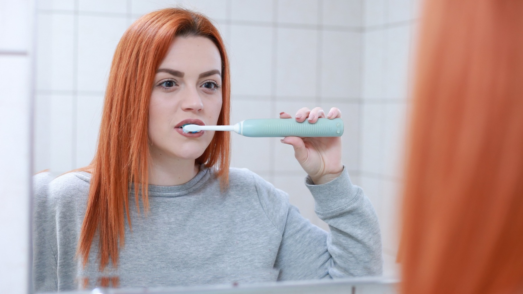 Nunca hagas esto cuando te laves los dientes: corres serio peligro