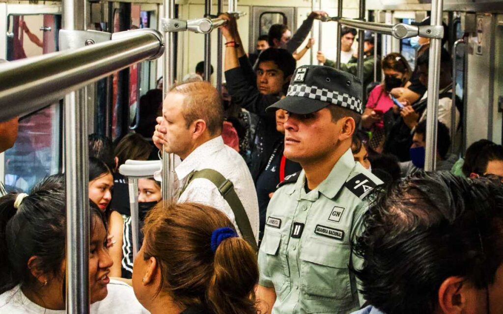 Oposición critica ‘militarización’ del Metro