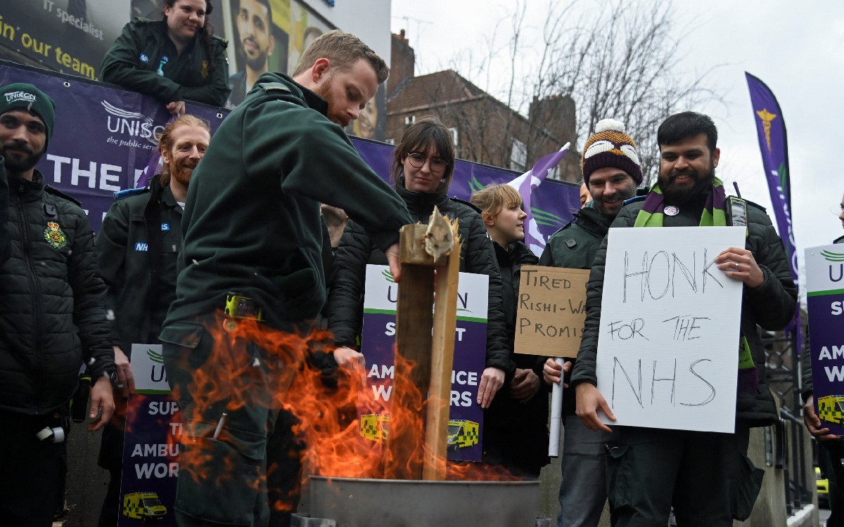 Reino Unido: Cerca de 100 mil funcionarios irán a huelga el 1 de febrero