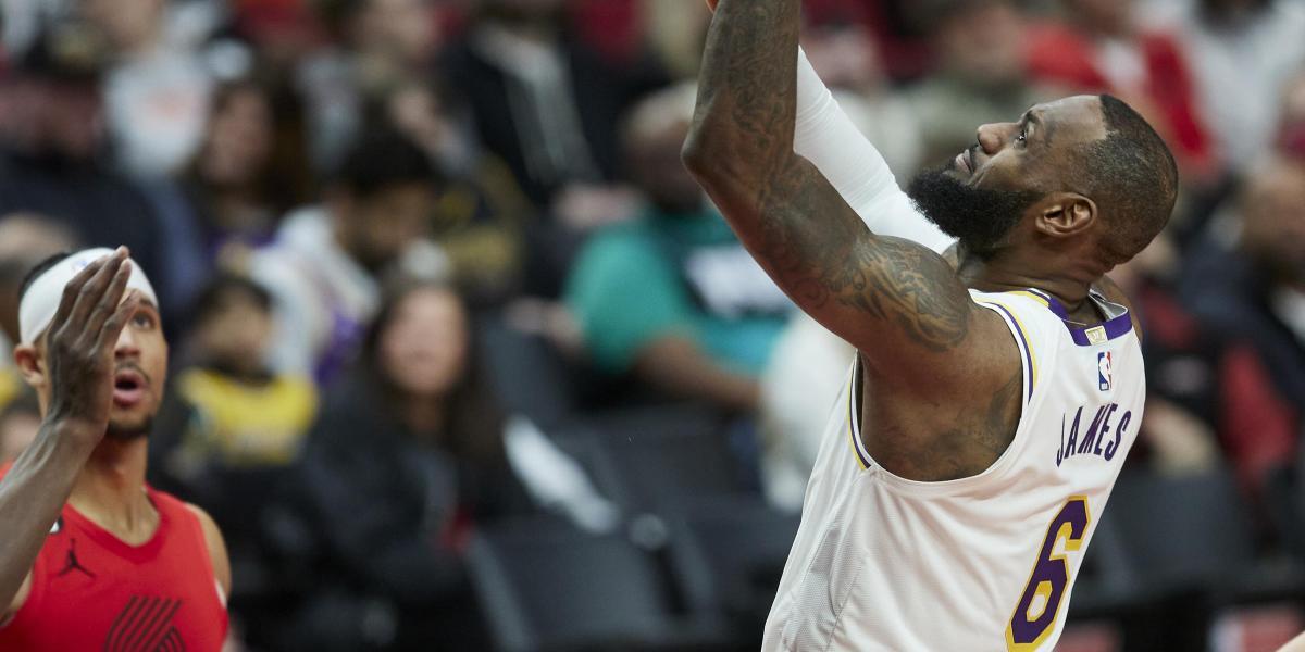 Remontada de impacto de los Lakers a ritmo de LeBron y un 'nuevo' Bryant