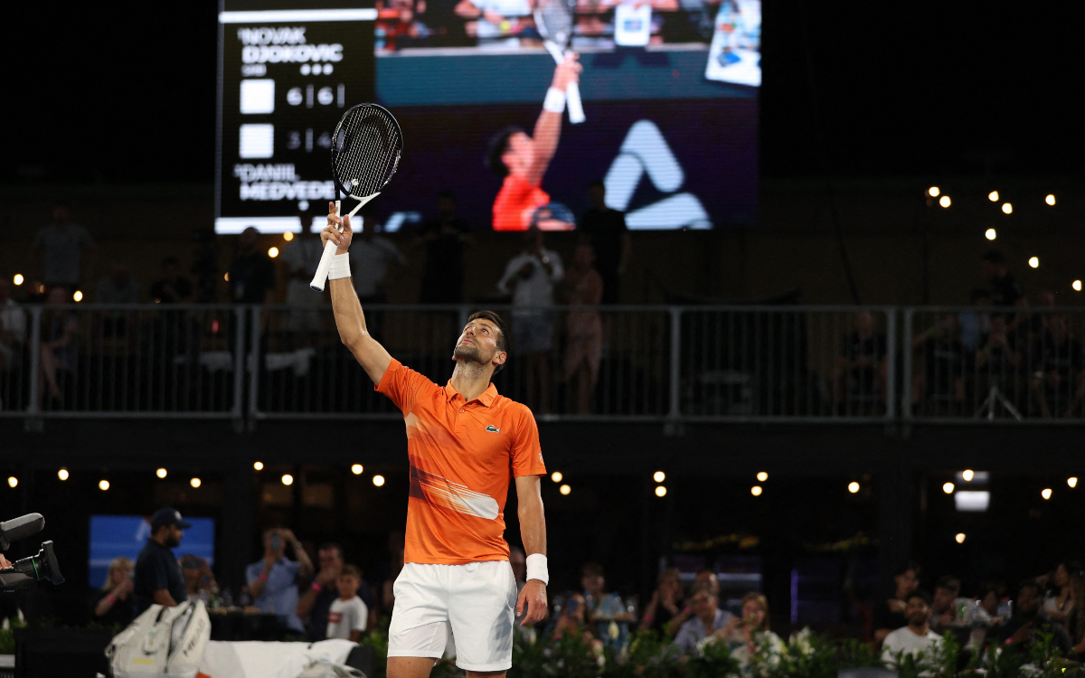 Tenis: Djokovic no falla ante Medvédev y ya está en la final de Adelaide