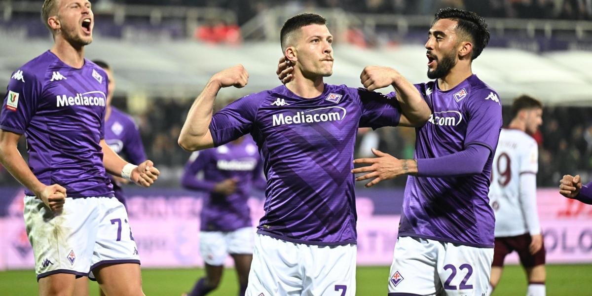 2-1: Jovic guía a la Fiorentina a semifinales y Amrabat, silbado
