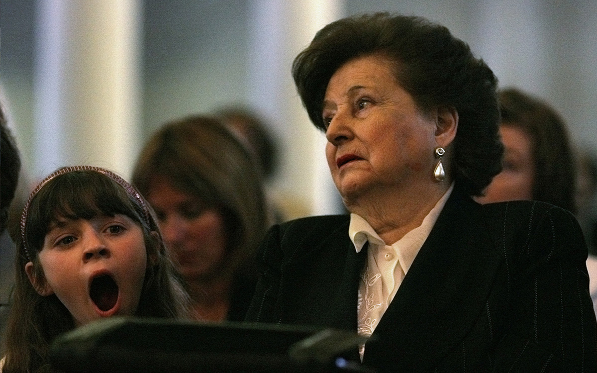 Abren testamento de viuda de Pinochet tras demanda del Consejo de Estado