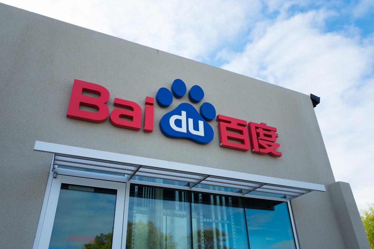 Baidu implementará inteligencia artificial conversacional en búsquedas, entretenimiento en el automóvil y más