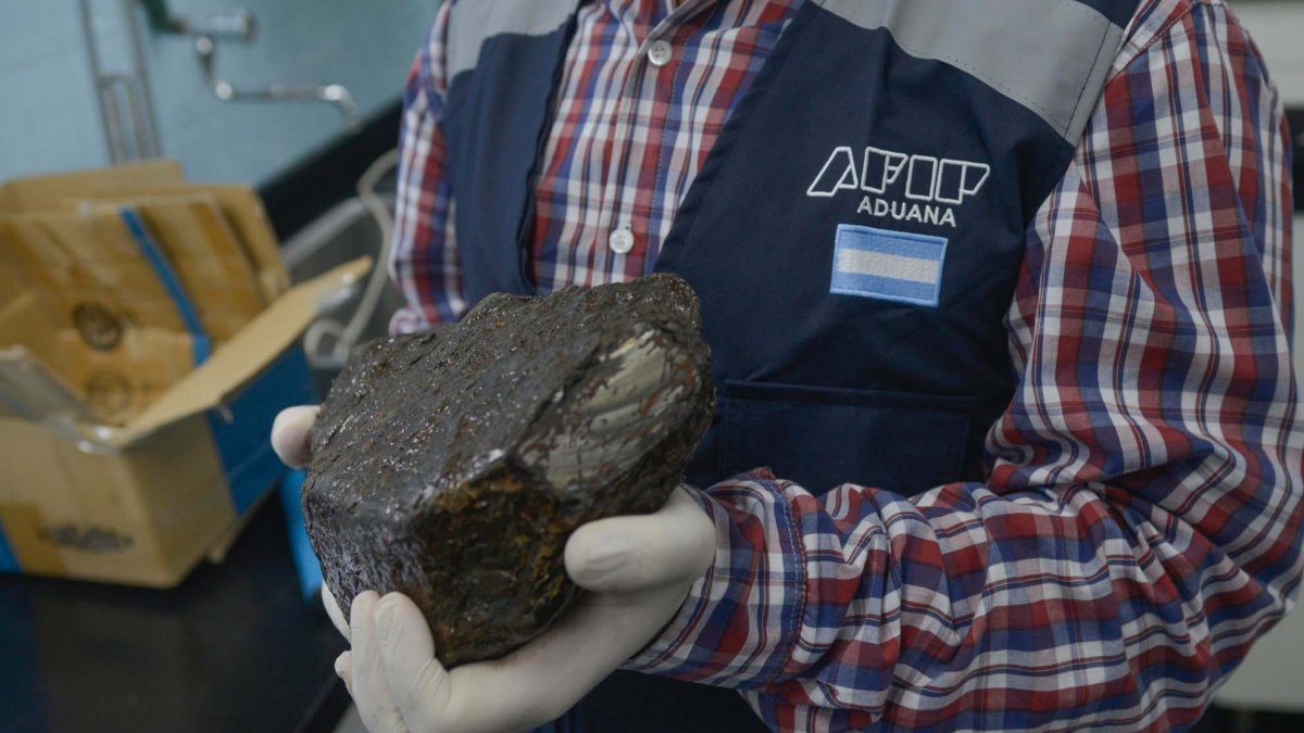Capturado en aduana: descubren contrabando de un meteorito en Argentina