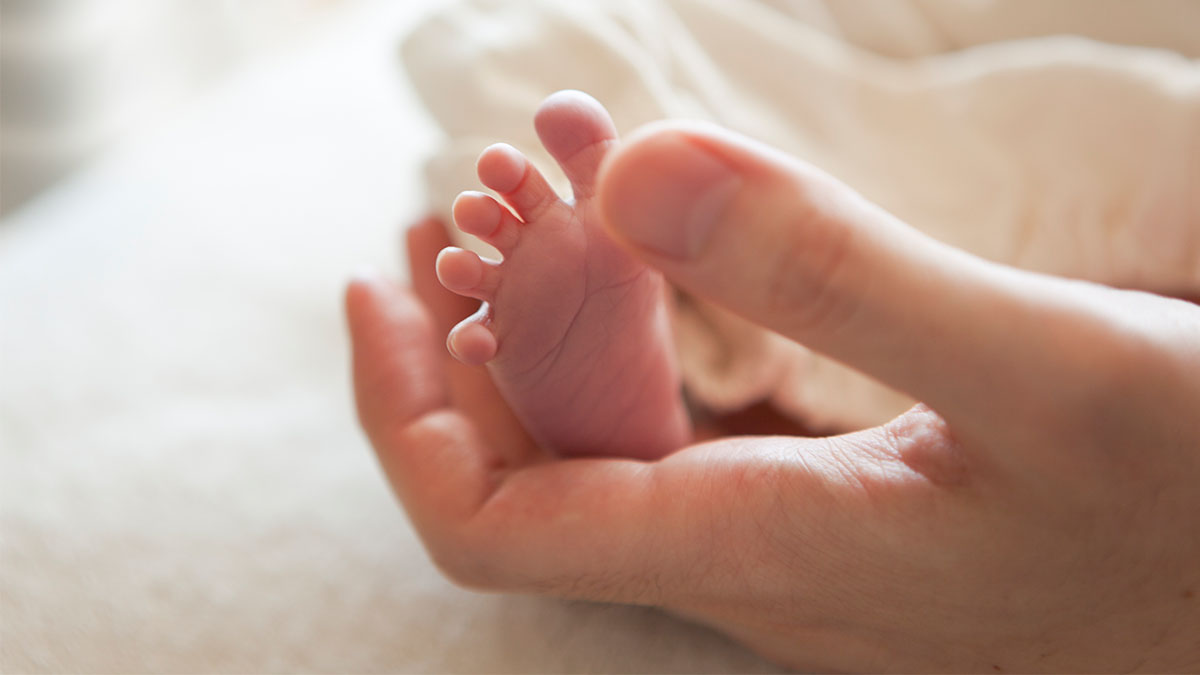 Congreso analiza dar $1,000 a cada bebé al nacer