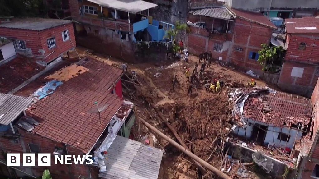 Deslizamientos de tierra en Brasil: decenas de desaparecidos, se teme enterrados en el lodo