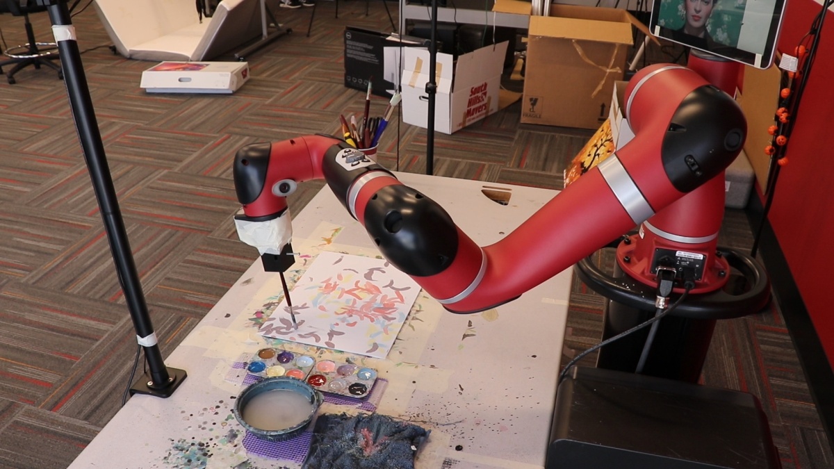 El brazo robótico de FRIDA intenta llevar el arte de IA estilo DALL-E a lienzos del mundo real