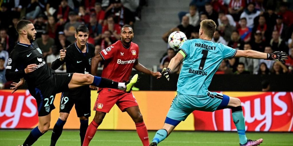 El gol más absurdo de la jornada europea lo marcó el Mónaco: ¿Qué hizo Hradecky?