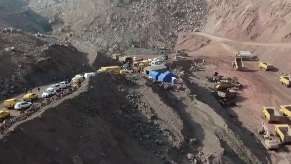 En video: deslave sepulta una mina en China dejando muertos y decenas de desaparecidos