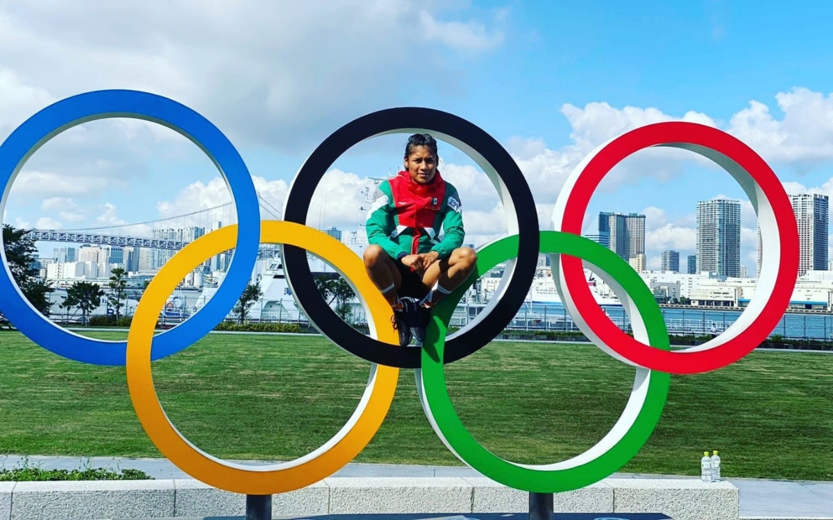 Esmeralda Falcón rifa su uniforme olímpico para costear gastos del Mundial de Boxeo