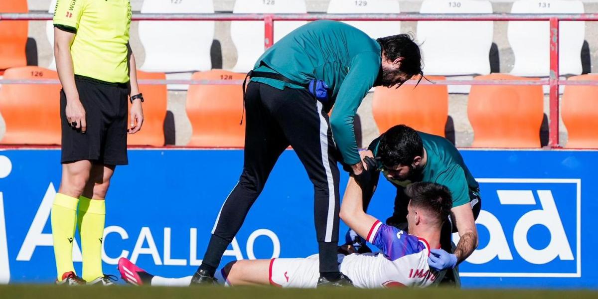 Imanol cae lesionado con el Eibar en Lugo